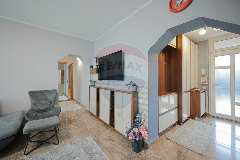 De vânzare Apartament cu 4 camere, lângă Podul Centenarului