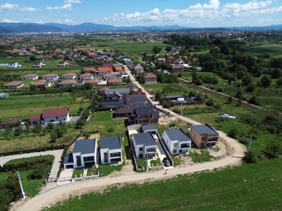 Casă moderne cu 4 camere de vânzare in SASAR / 5 ari teren / utilitati