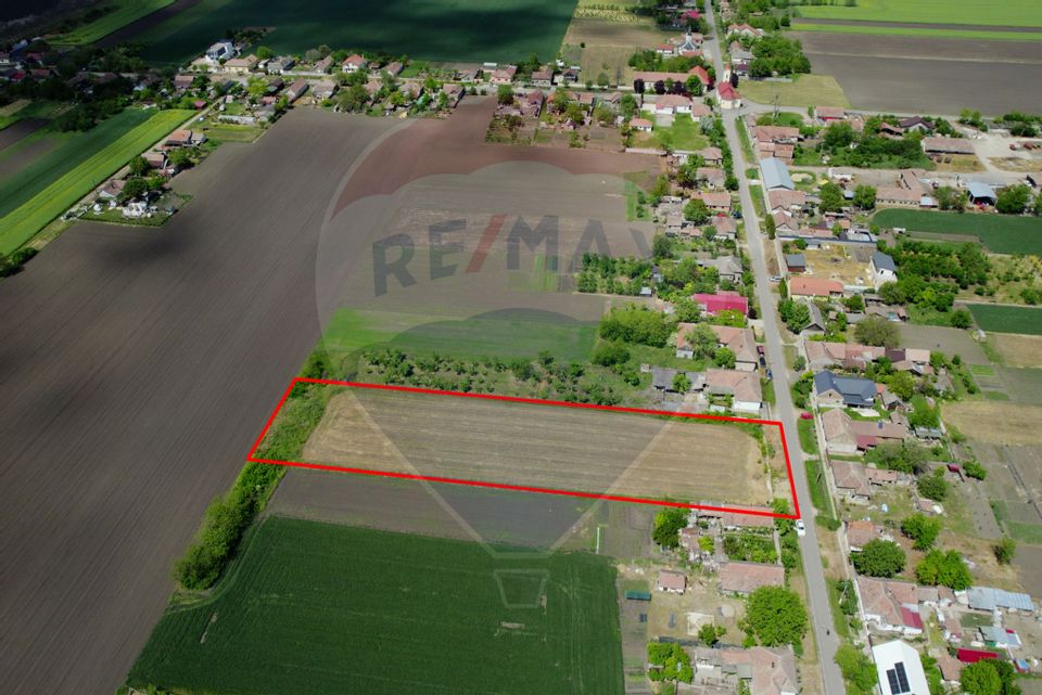 Teren intravilan 5,018mp Variasu Mare - 15 km de Arad/ str. Principală