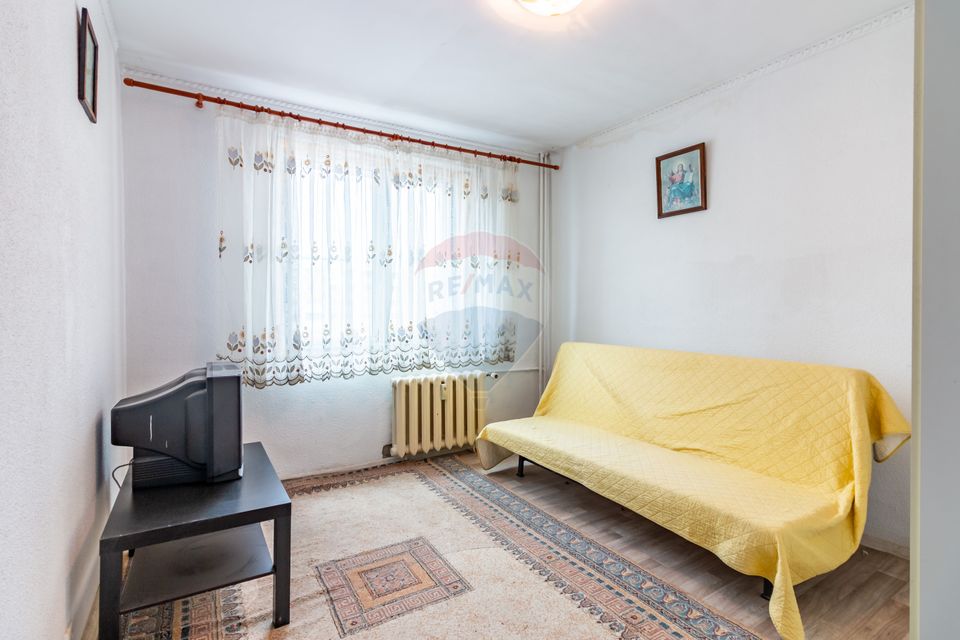 Apartament cu 3 camere de vânzare în zona Sebastian