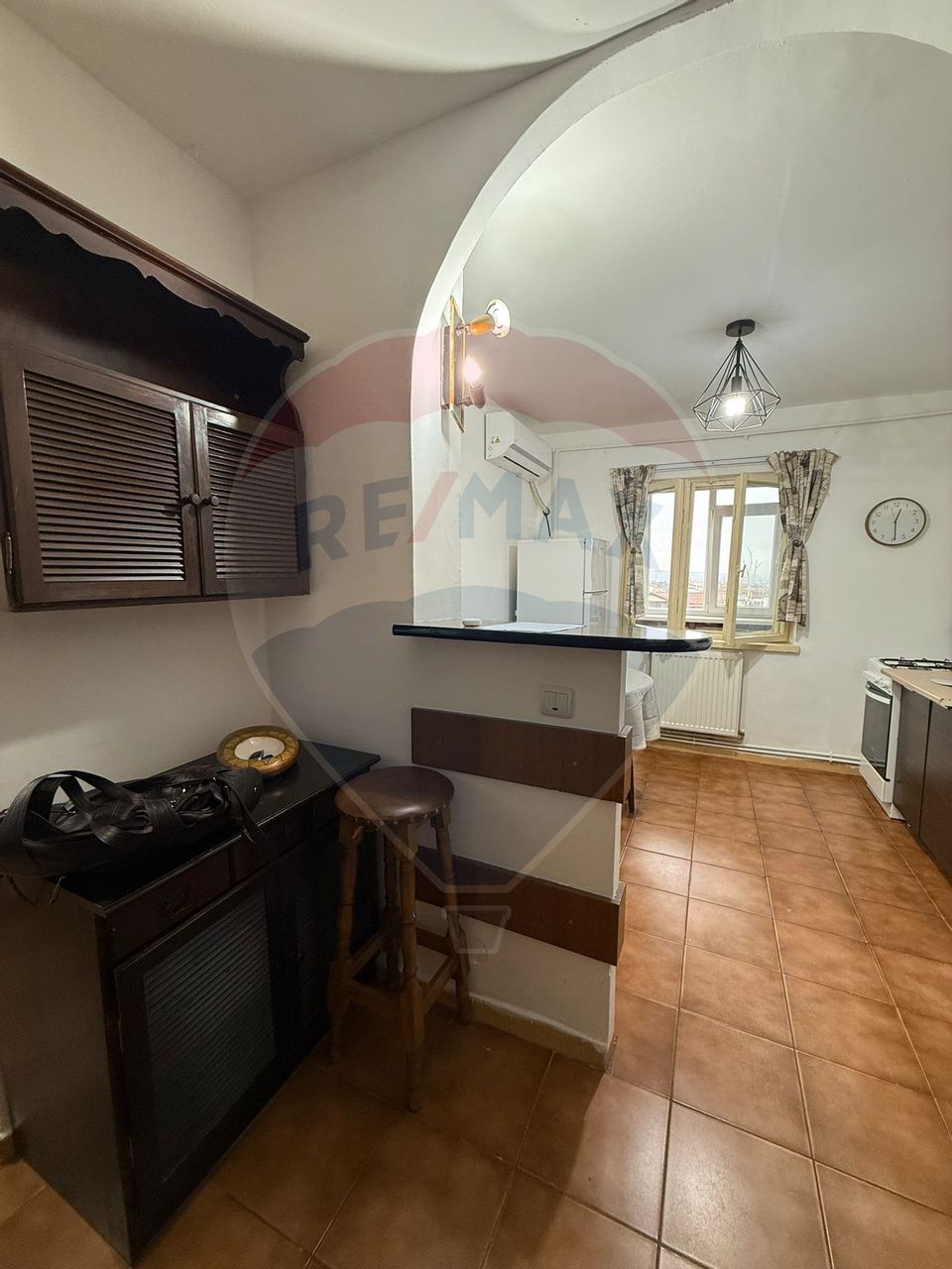 Apartament cu 2 camere de închiriat în zona 1 Mai