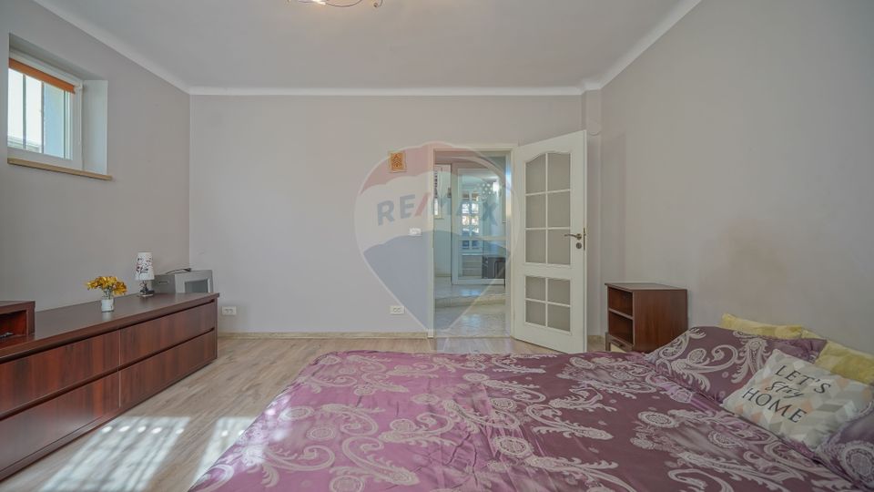 7 room House / Villa for sale, Aurel Vlaicu area