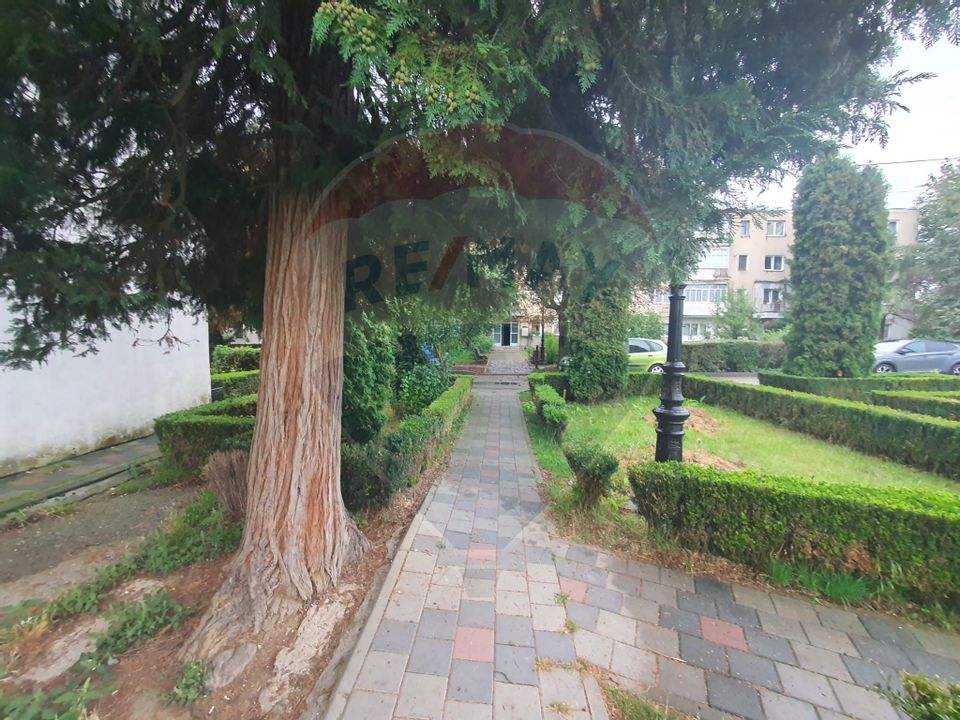 Apartament cu 2 camere de vanzare - Comanesti