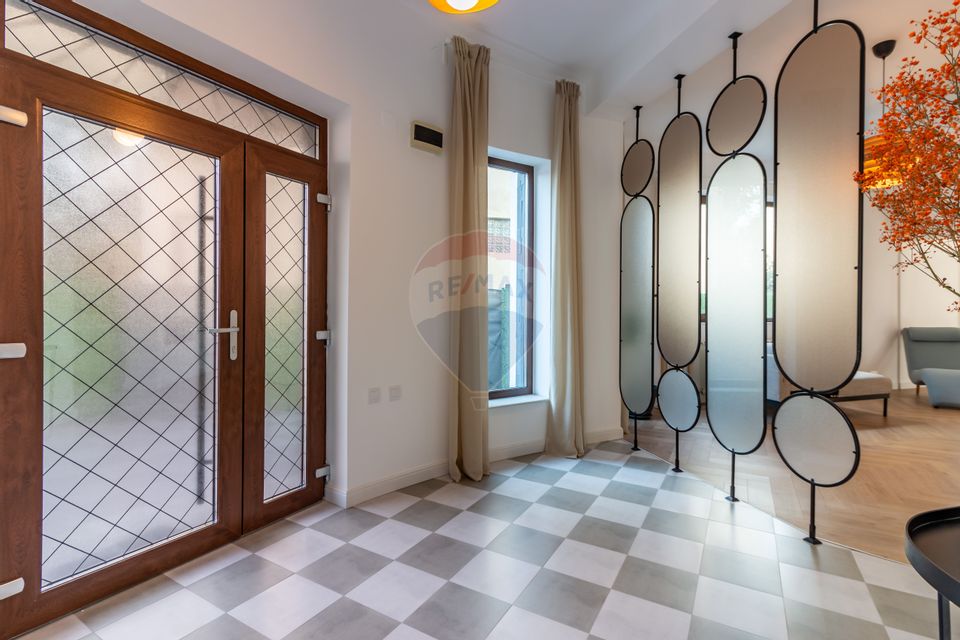 Casă individuala în Aviatiei, adiacent Bulevardul Aerogarii, 4xparcare