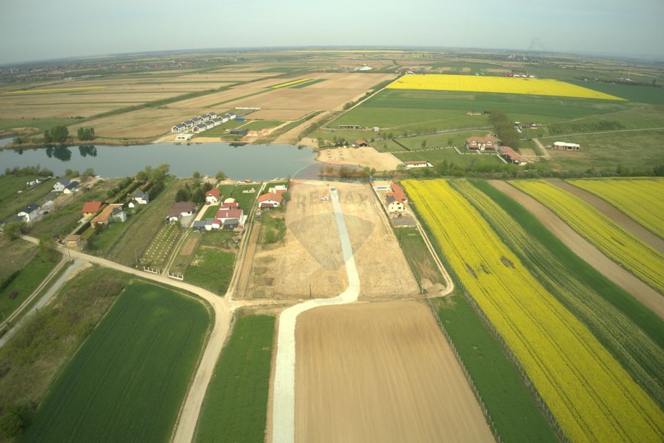 Teren Apa - Parcele de vanzare cu deschidere la Lacul Apa