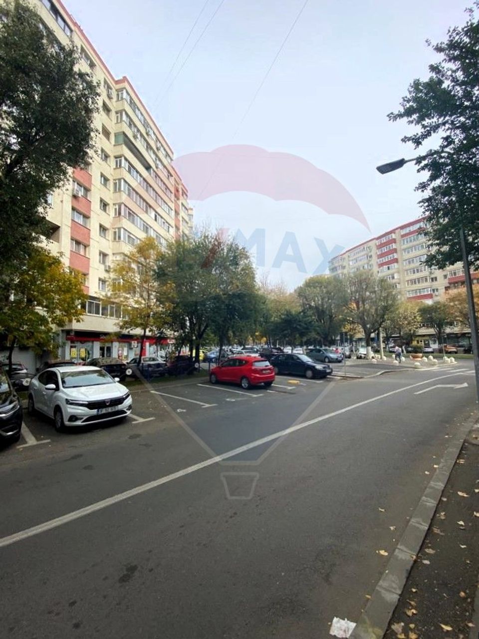 Apartament cu 3 camere la Piata Berceni