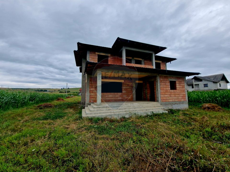 Casă Nouă cu Teren Generos – Borlești, Neamț