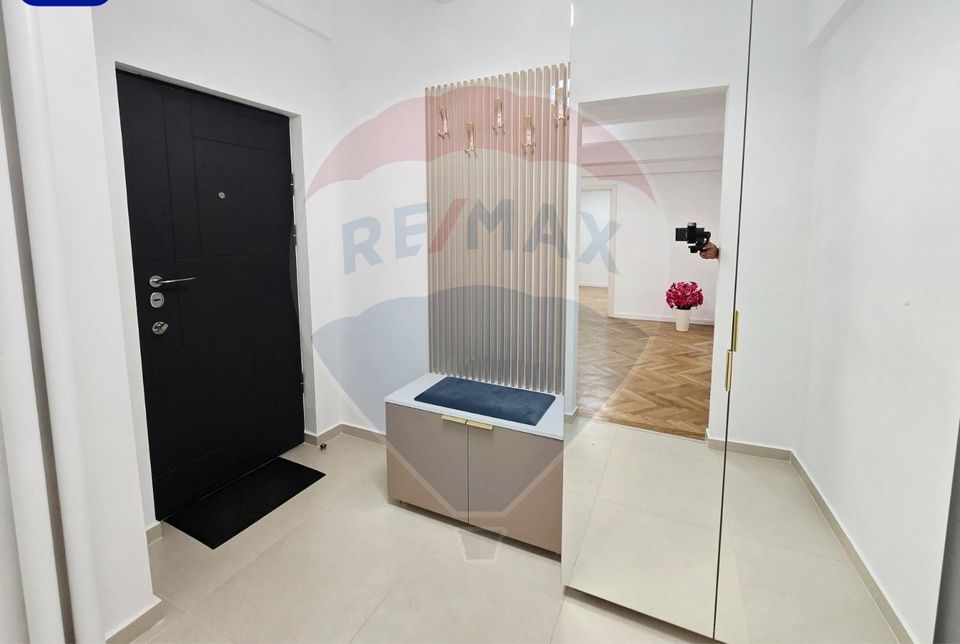 4 room Apartment for rent, Unirii area