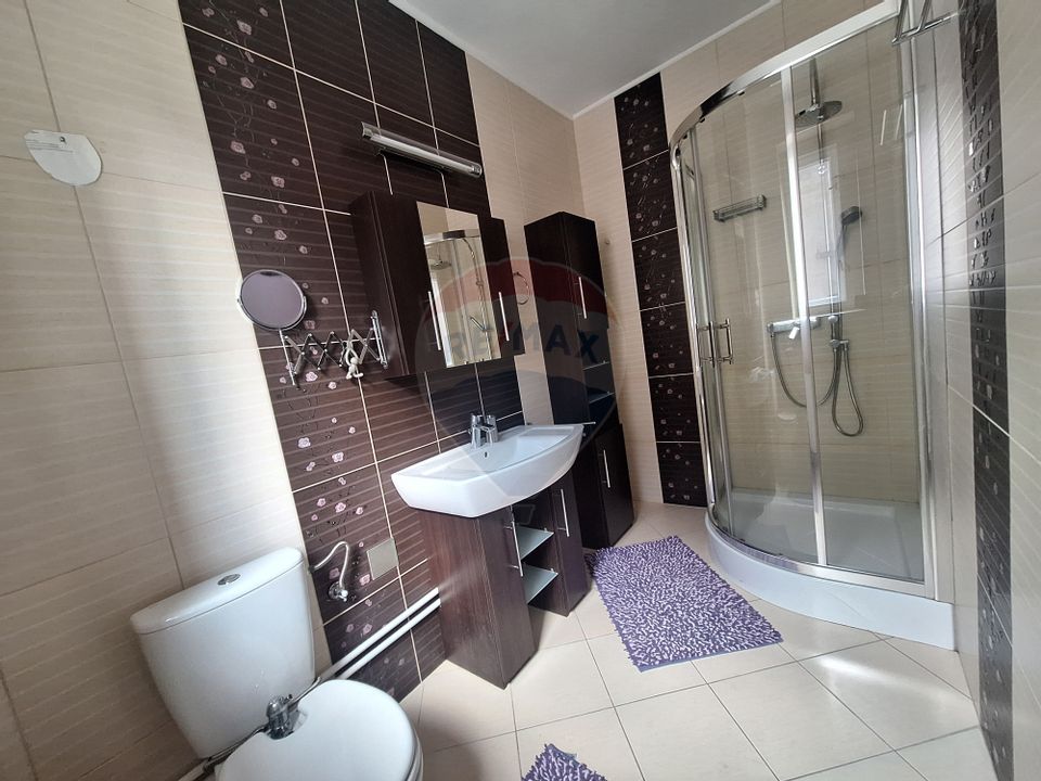 Apartament cu 4 camere de închiriat în zona Ultracentral