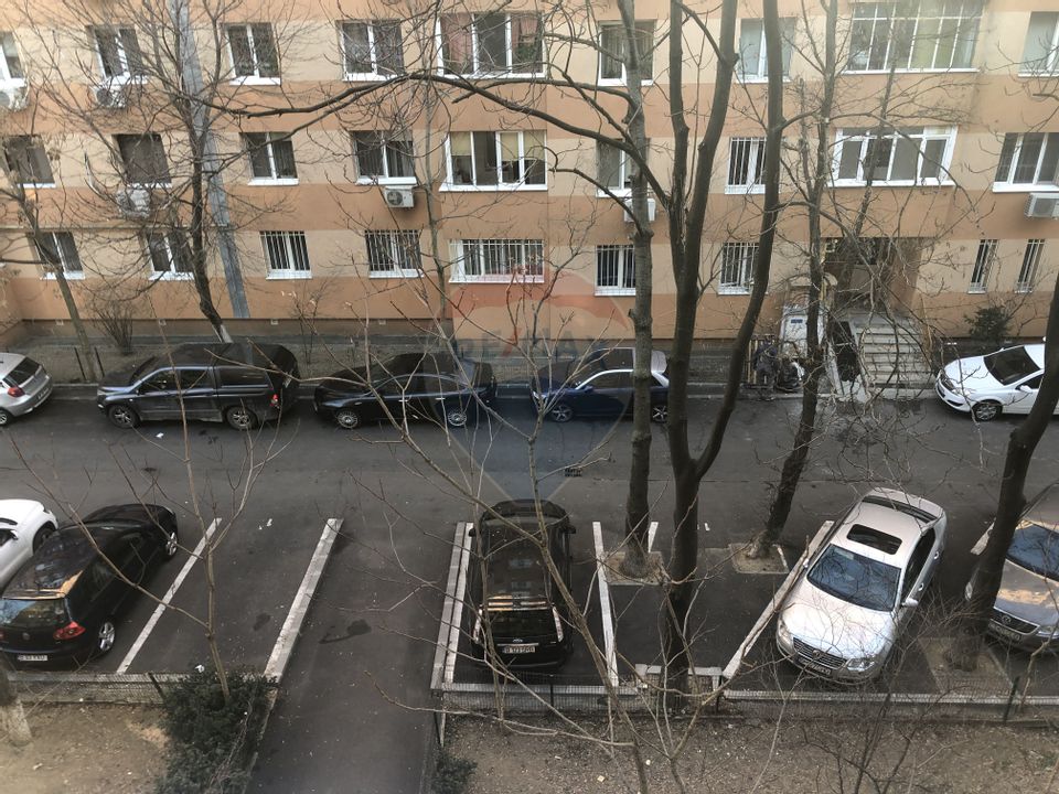 Apartament de inchiriat cu 2 dormitoare, foarte spatios, zona Regie