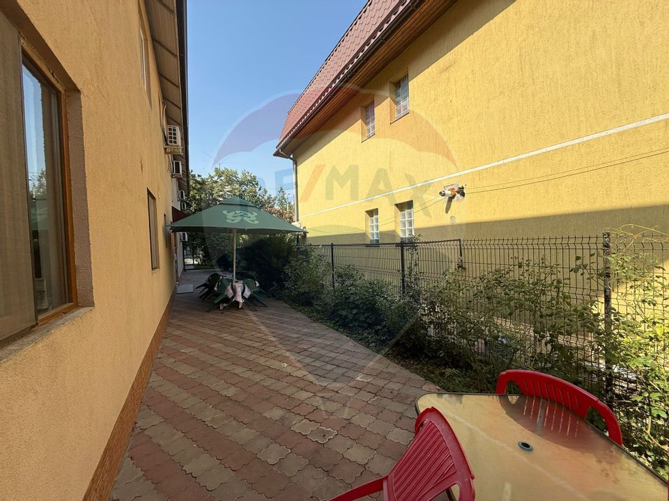 Pensiune cu 23 camere de vânzare in Mamaia Sat