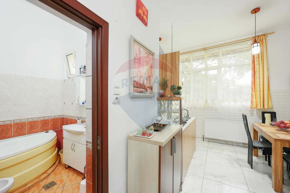 Apartament ultracentral cu garaj, strada Dunărea Nr. 9, de vânzare