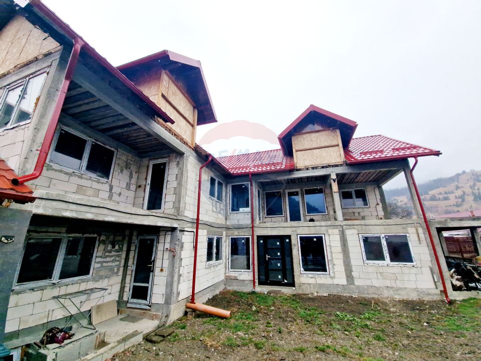 8 room House / Villa for sale