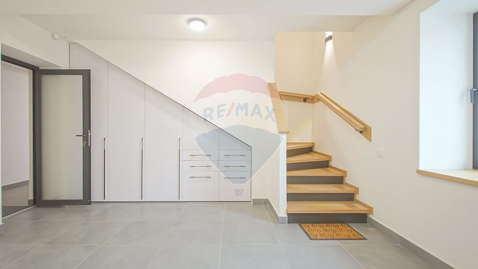 Armonie între tradiție și modernitate – Vilă contemporană în Brasov