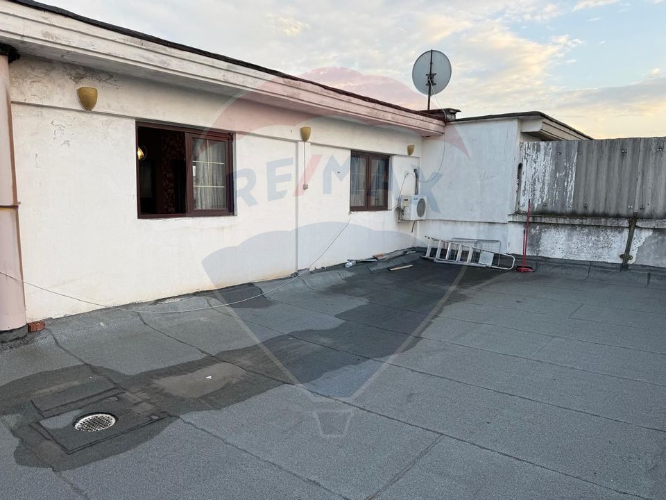 VANZARE Garsoniera cu terasa de 50mp in zona Ultracentrala Ploiesti