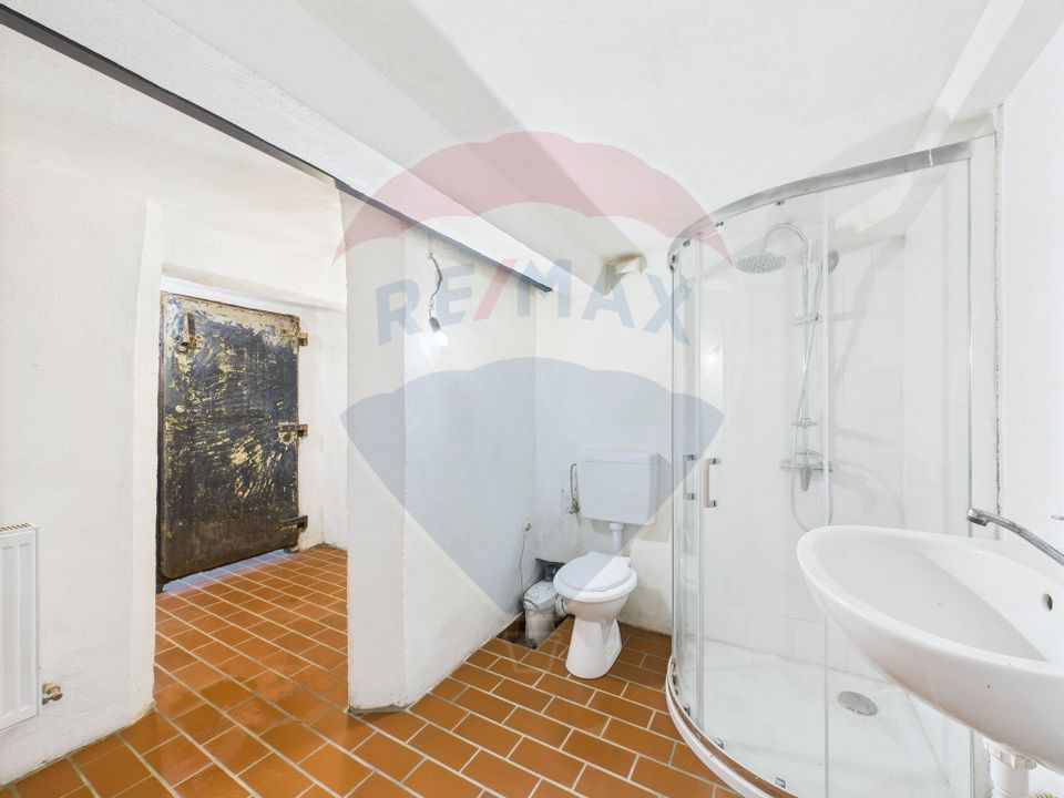 Spațiu comercial-Demisol-Atelier de arta