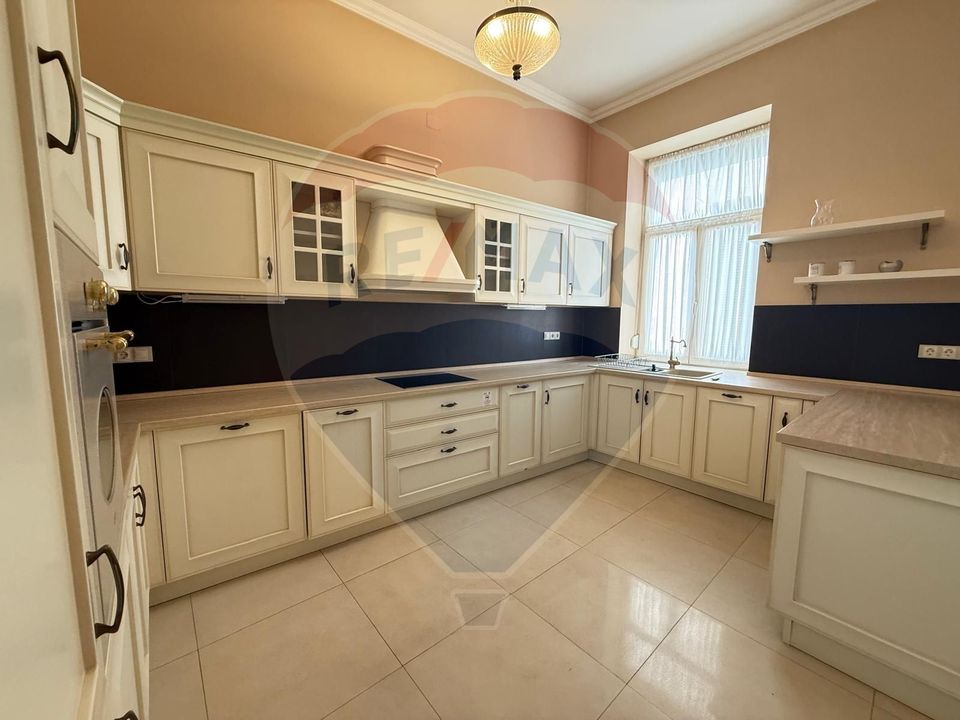 De închiriat apartament  lux, exclusivist- Palatul Vulturul Negru-