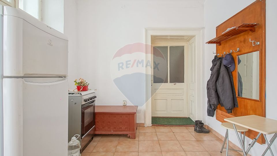 Casă de vânzare în centrul localității Prejmer, teren 5.055 mp!