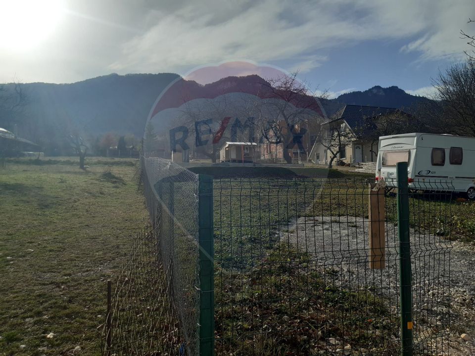 Teren 1,050mp Zarnesti cu proiect de casa / Strada Tohanita nr 26F