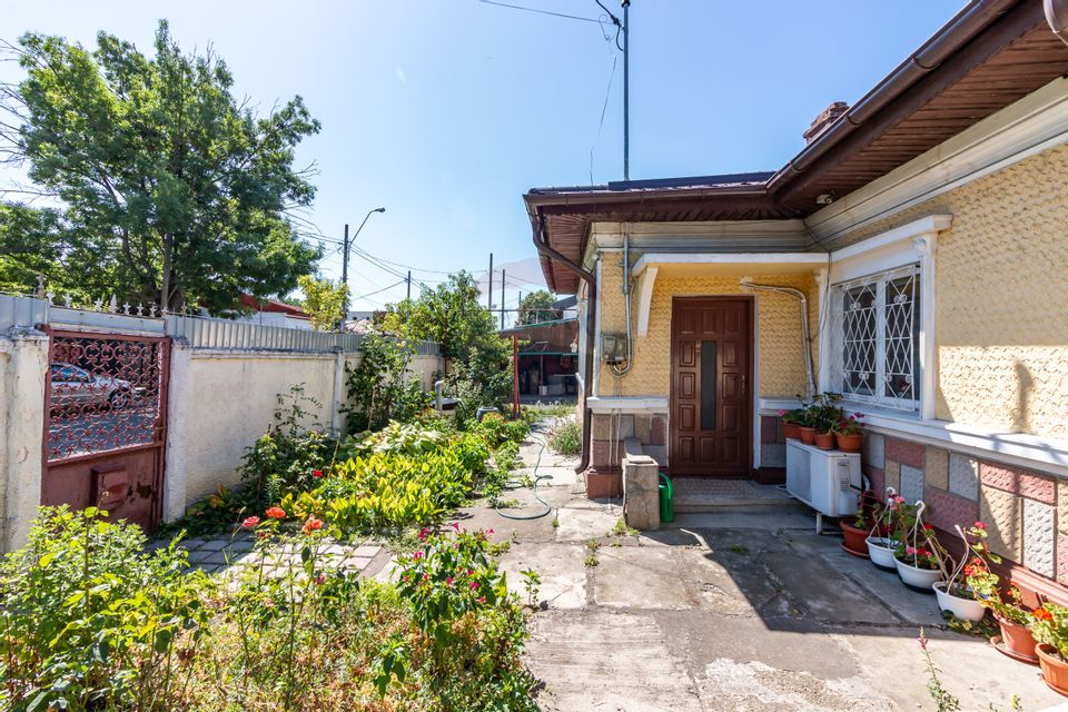 4 room House / Villa for sale, Andronache area
