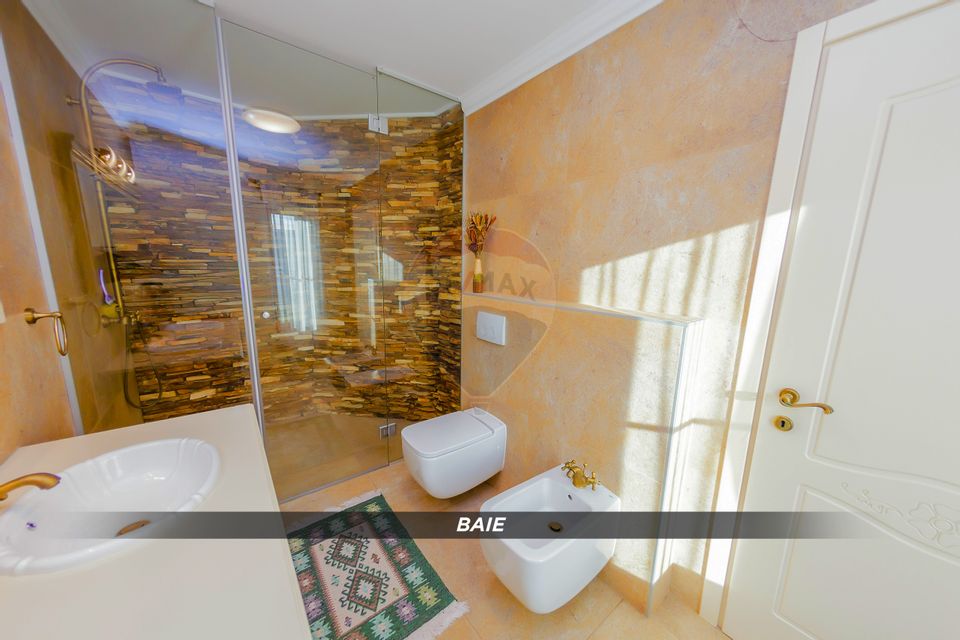 DE VANZARE proprietate exclusivista