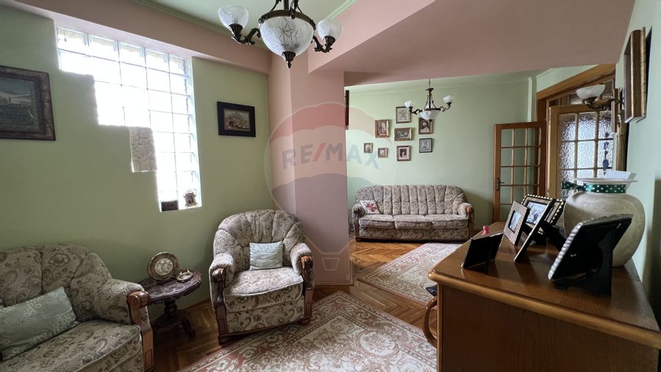 700sq.m Proprietate specială for sale, Ultracentral area