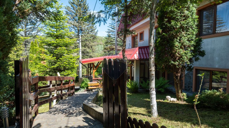 Oferta - vanzare pensiune 10 camere si casa de vacanta, Slanic Prahova