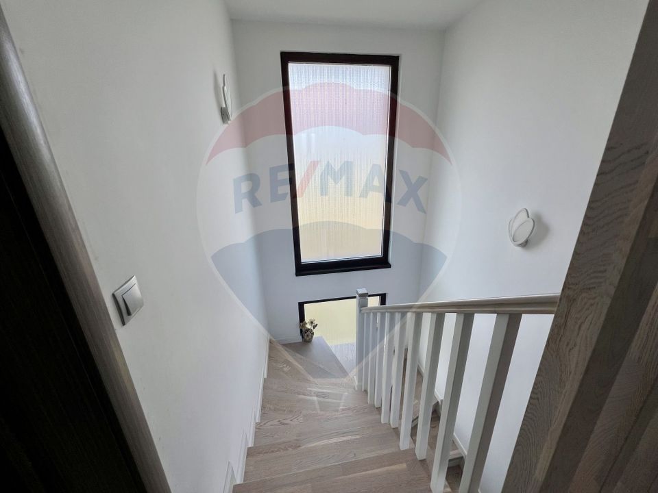 8 room House / Villa for sale
