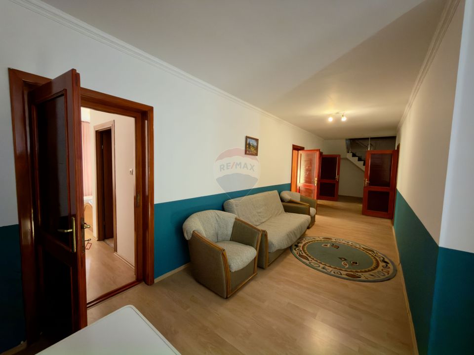 Casă / Vilă 8 camare cartier Beverly Hills Sanmartin