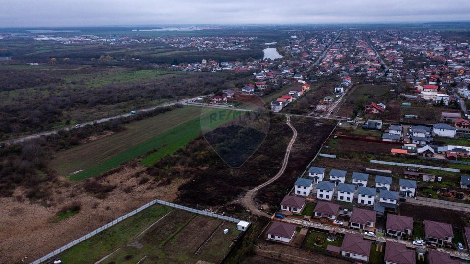 Vanzare teren intravilan 10.000mp Afumati - Strada Teiului