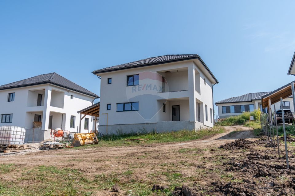 4 room House / Villa for sale