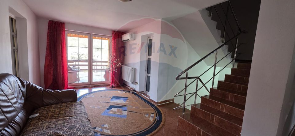 5 room House / Villa for sale