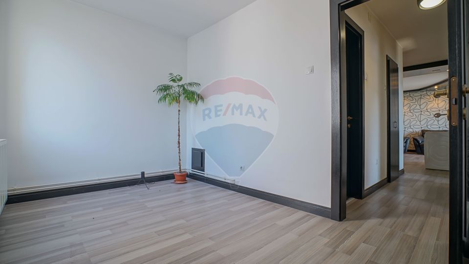 3 room Apartment for sale, Centrul Civic area