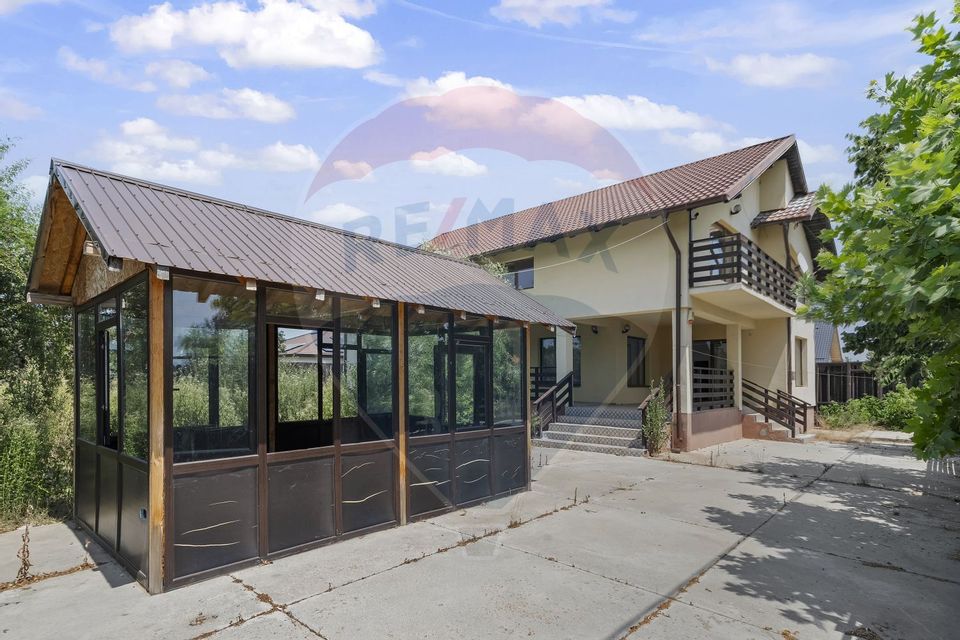 Spacious 6-room detached house with garden of 572 sqm in Gulia