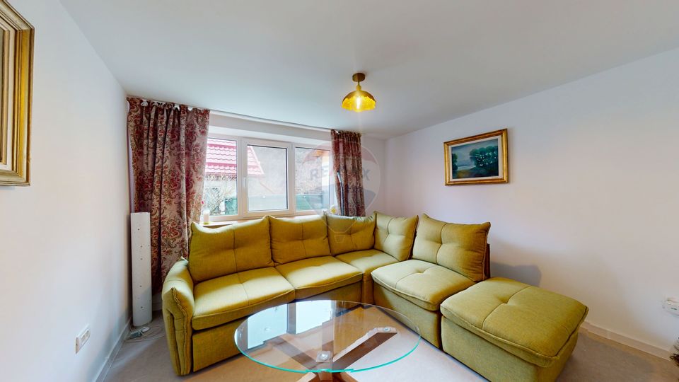 Casă / Vilă cu 9 camere de vânzare în zona Valea Cerbului comision 0%