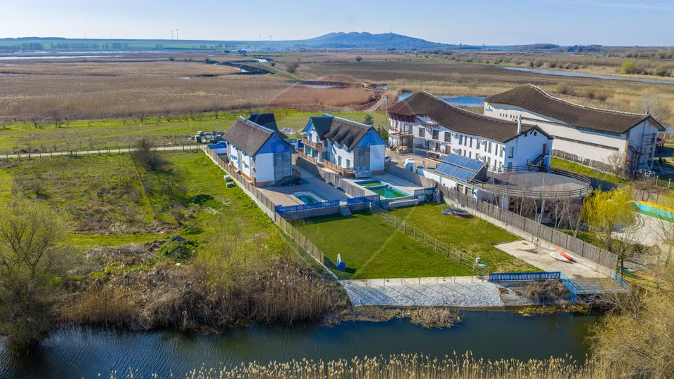 VILA IN MURIGHIOL | IESIRE LA LAC, DELTA DUNARII SI PISCINA | 6 CAMERE