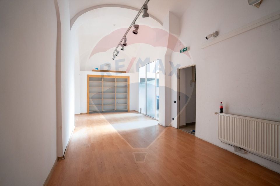 199.7sq.m Commercial Space for rent, Ultracentral area