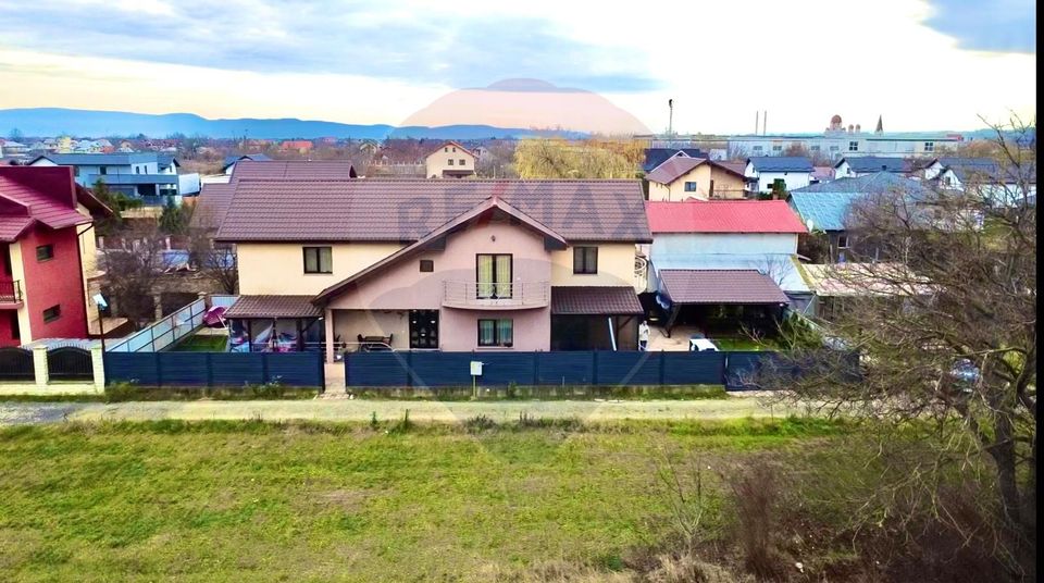 Vilă  cu 5 camere de vânzare în Șerbănești