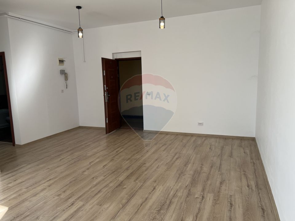 La inchiriat apartament 3 camere si parcare in Voluntari