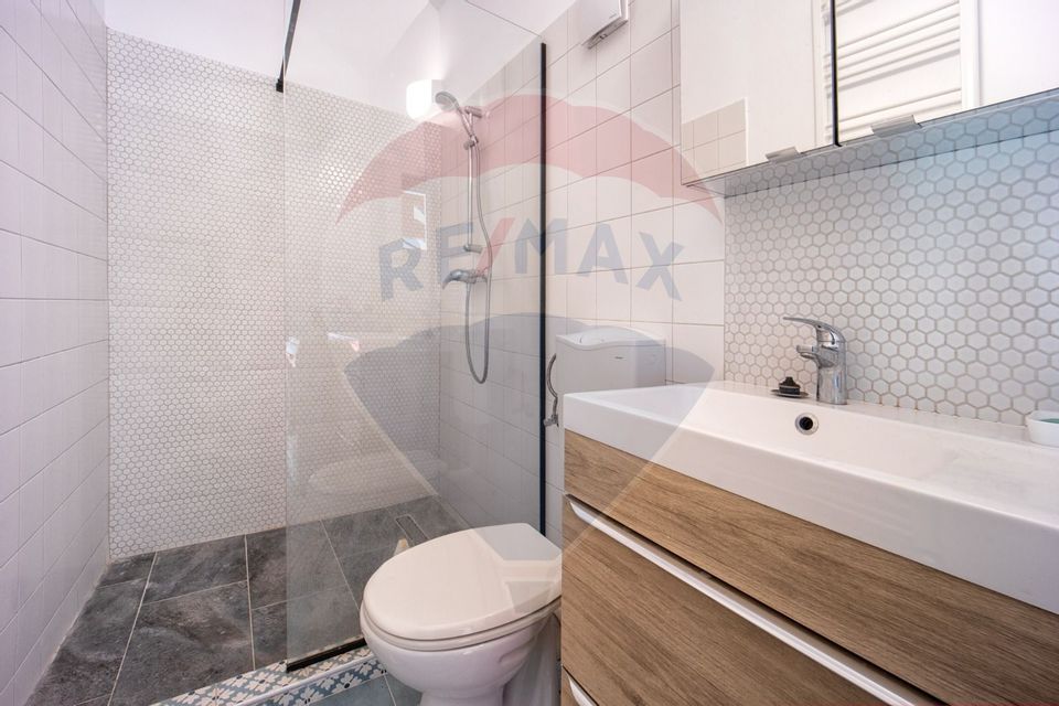 Casă cu două corpuri, teren 835 mp, str. I.L. Caragiale, Râșnov