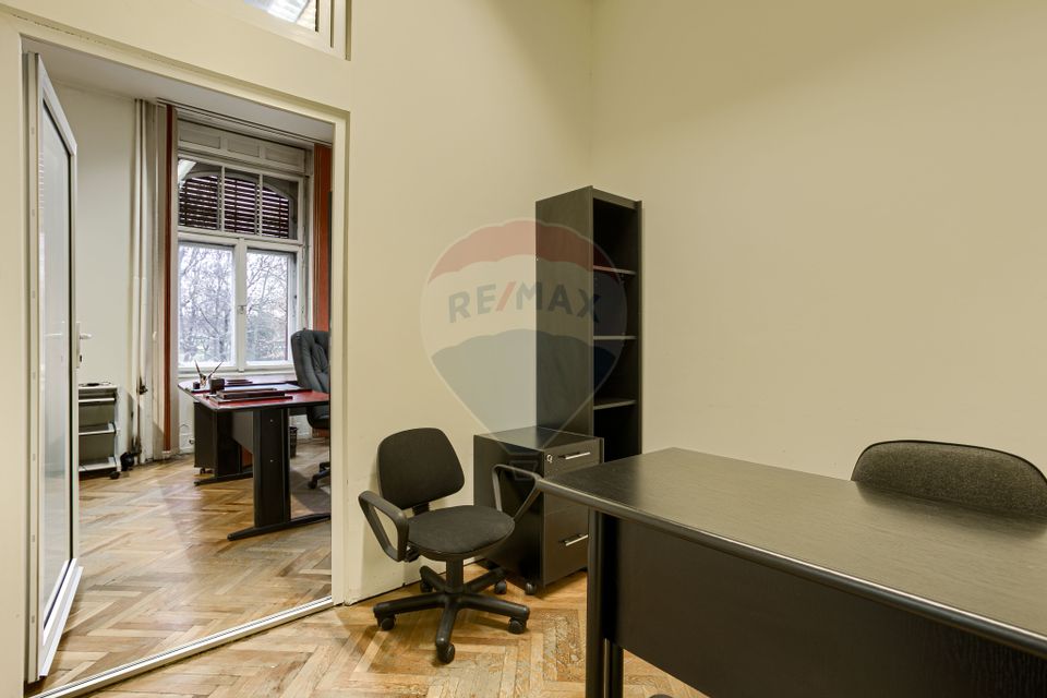42sq.m Office Space for rent, Ultracentral area
