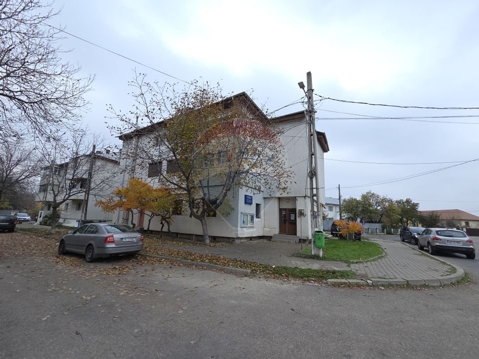 Apartament cu 3 camere etajul 1, Campineanca