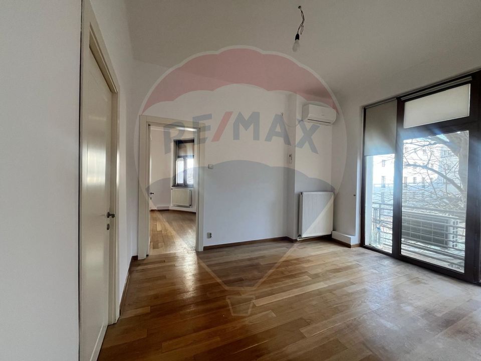 Inchiriere apartament cu 6 camere decomandat/circular-Cismigiu