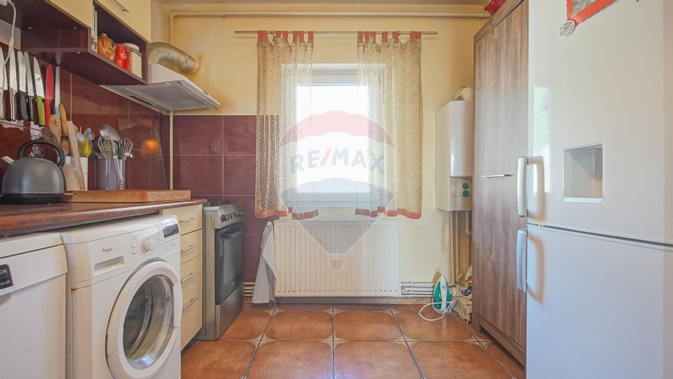 De vanzare 4 camere Racadau-zona Parcul Trandafirilor