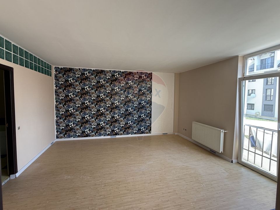 Apartament cu 3 camere, 98 mp, 2 băi, parcare în curte, Florești