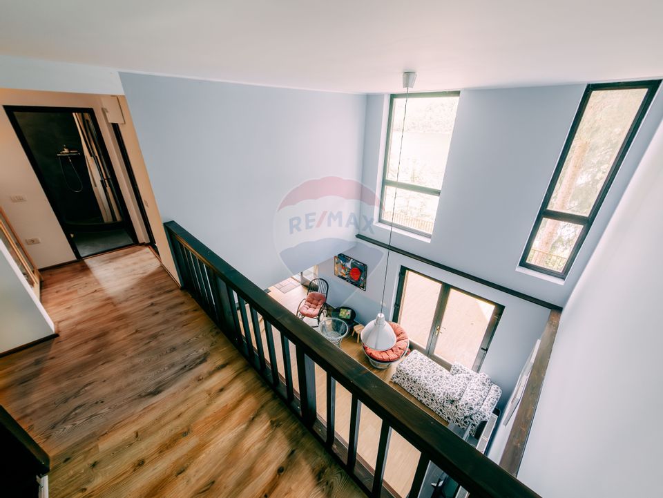 Vanzare casa de vacanta cu ponton privat la lac Tarnita