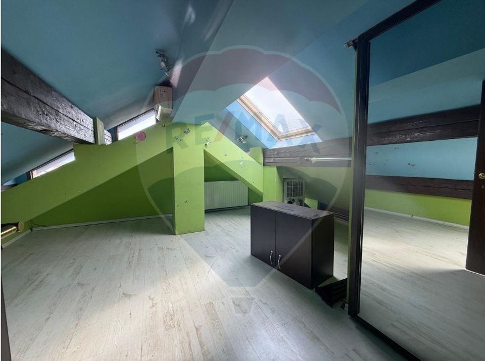 Spațiu de birou luminos în clădire modernă-Inchiriere