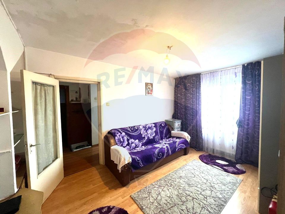 Apartament cu 3 camere de vânzare strada Stadionului zona Milcov