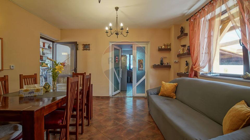 Casă / Vilă de vânzare în Râșnov, afacere-Pensiune clasificată