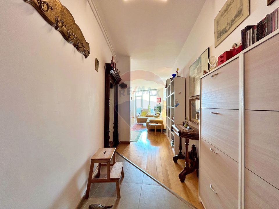 Apartament cu 3 camere de vânzare pe Calea Romanilor (Via Romana)